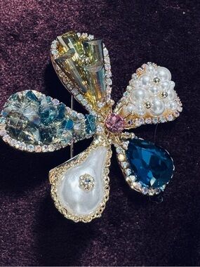 Crystal & Pearl Floral Brooch - Multicolor